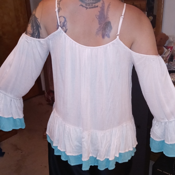 Cold Shoulder Top - Picture 2 of 8